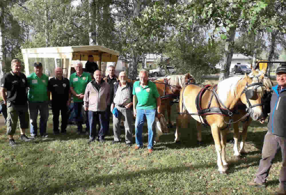 Alte Pausaer Athleten auf Kremserfahrt